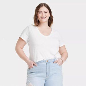 Universal Thread™ TRUE WHITE Women's Short Sleeve V-Neck T-Shirt Size 4X